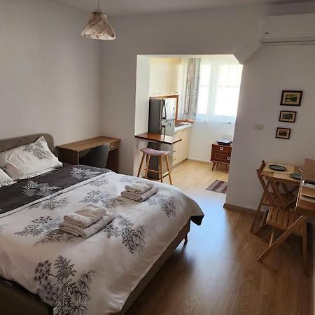 Andi'S Place-Comfy Studio-City Center Tirana Bagian luar foto