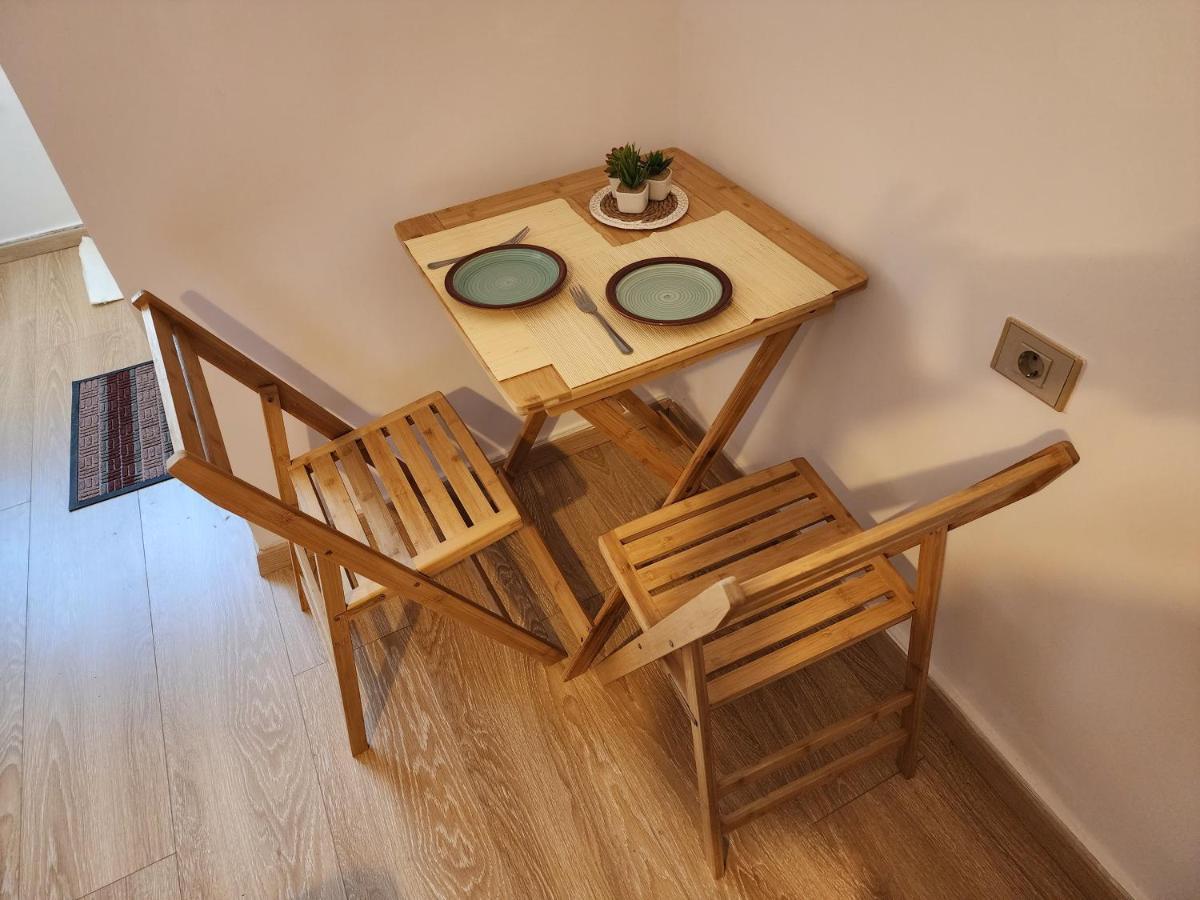 Andi'S Place-Comfy Studio-City Center Tirana Bagian luar foto